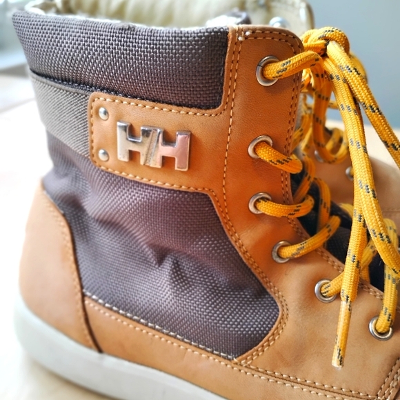 Helly Hansen Size 8.5 Women's Waterproof Tan Leather Boots - Picture 2 of 8